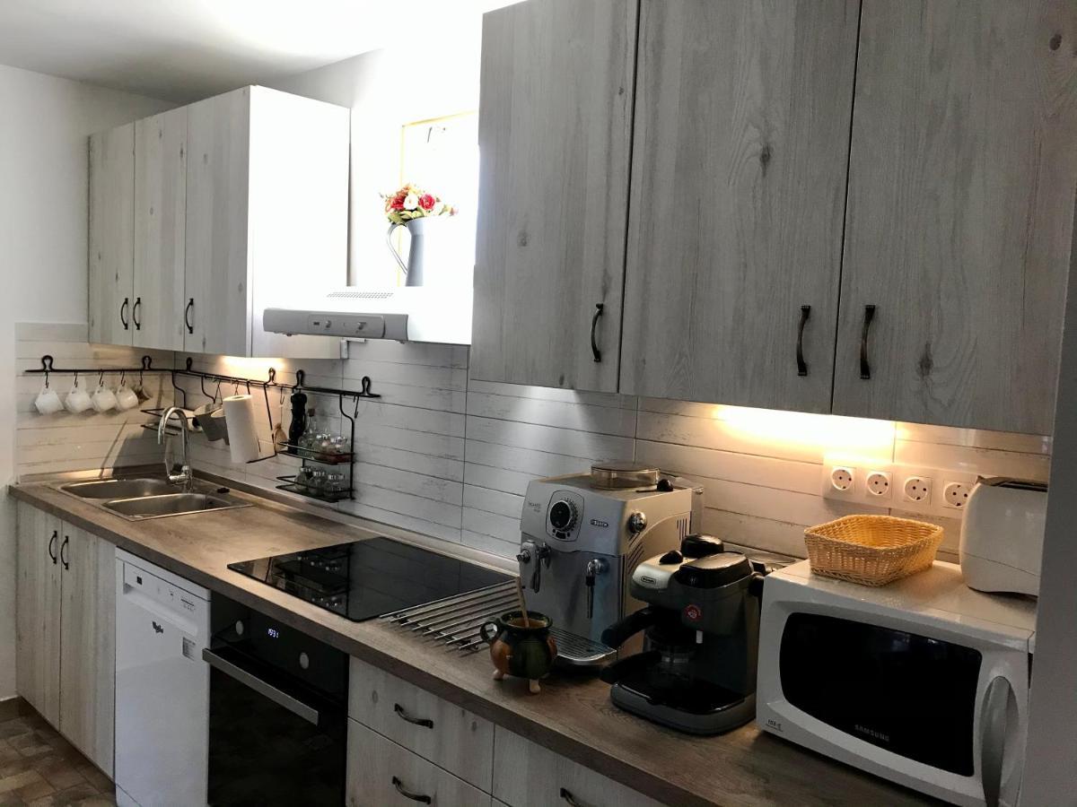 Viharsarki Apartman Gyula Bagian luar foto