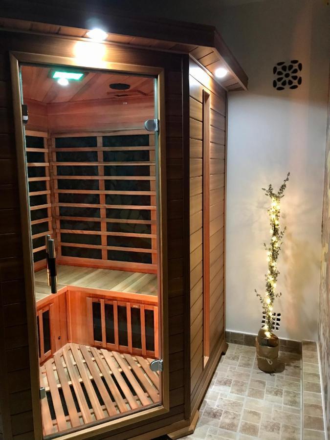 Viharsarki Apartman Gyula Bagian luar foto