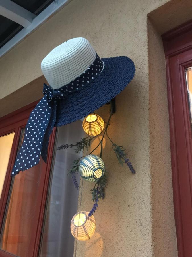 Viharsarki Apartman Gyula Bagian luar foto